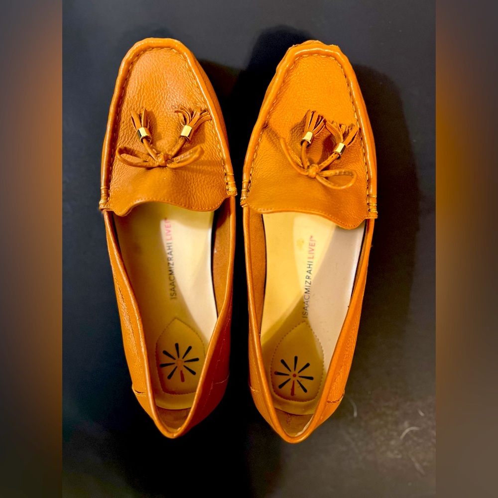 Isaac Mizrahi leather tassel loafers. New without box.